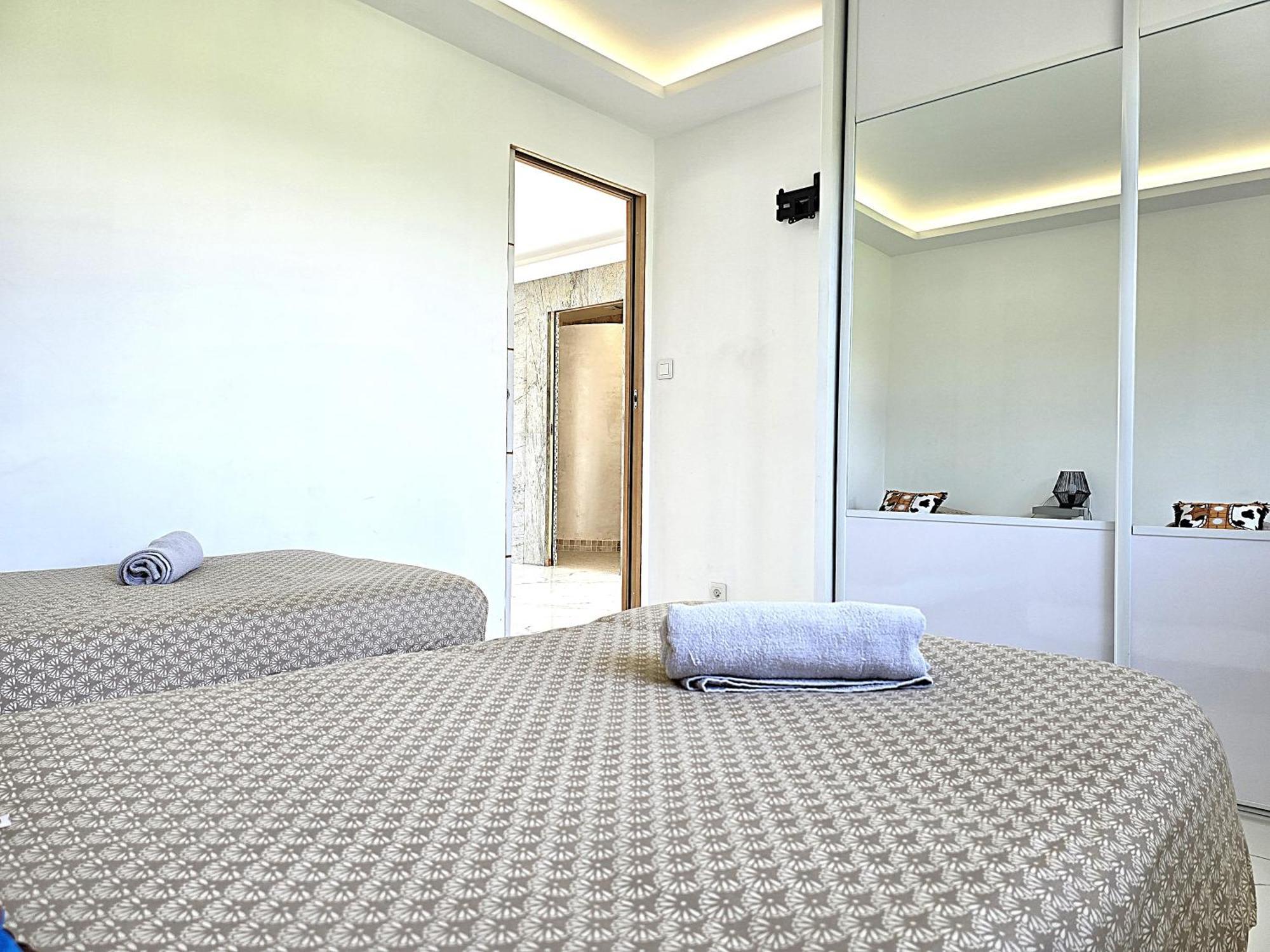 Sapiac: Modern Italian-inspired Retreat With Private Pool
