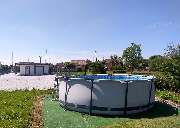Maison Sapiac - 4Pers - 2 Chambres - 3 Lits - Clim Reversible - Terrasse Ombragee Et Grand Jardin - Piscine Saison Estivale