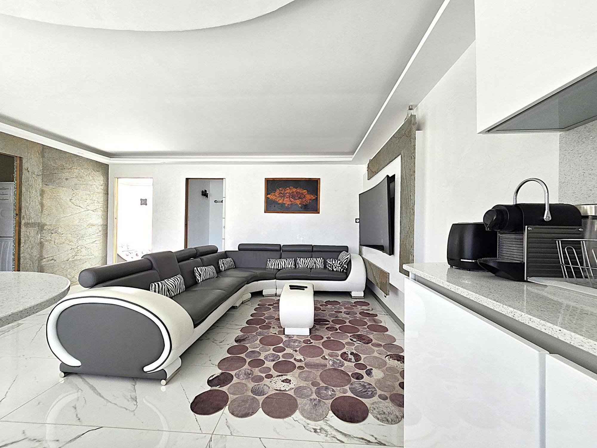 Sapiac: Modern Italian-inspired Retreat With Private Pool Holiday home *